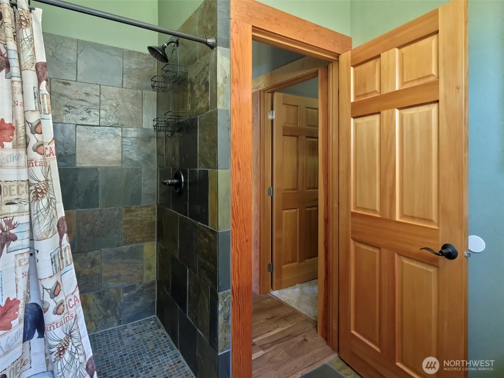 502 Loowit Lane Cougar WA 98616