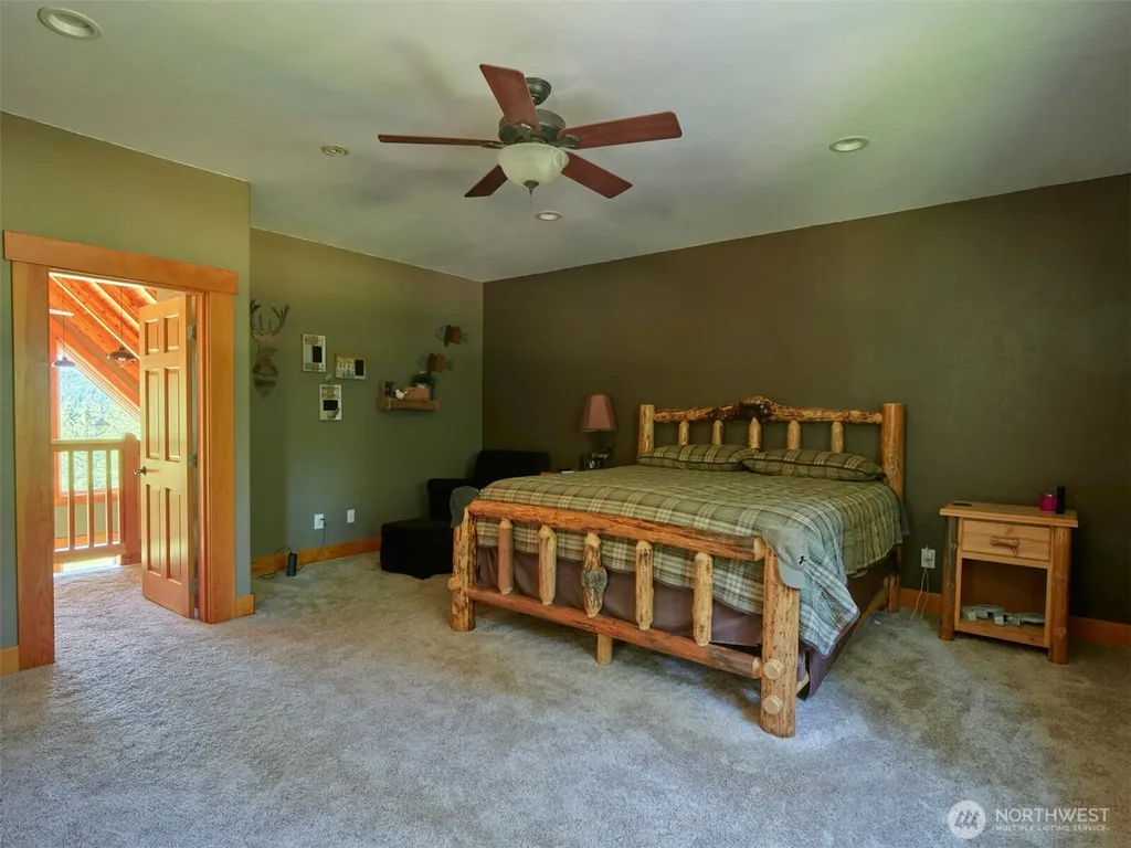 502 Loowit Lane Cougar WA 98616