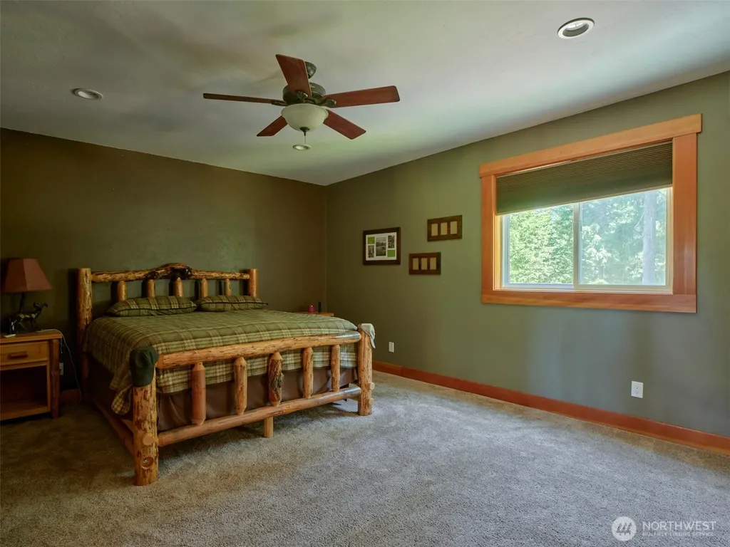502 Loowit Lane Cougar WA 98616
