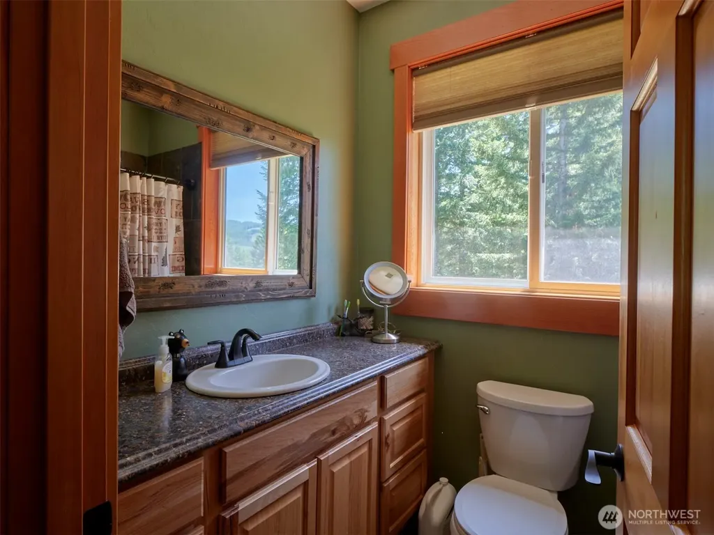 502 Loowit Lane Cougar WA 98616