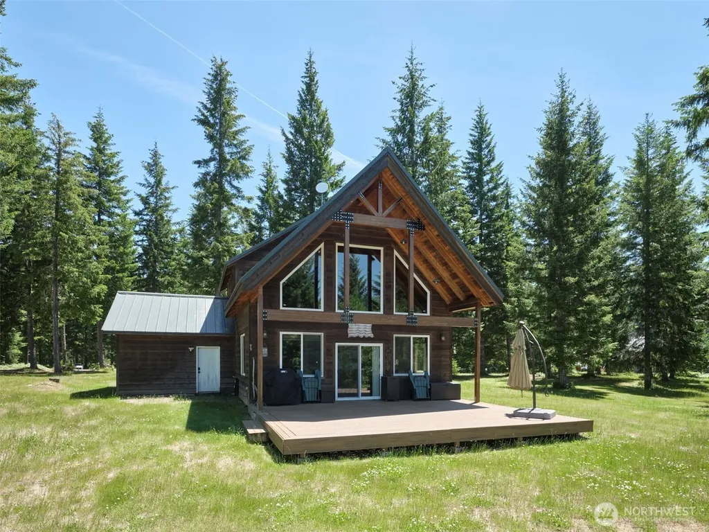 502 Loowit Lane Cougar WA 98616