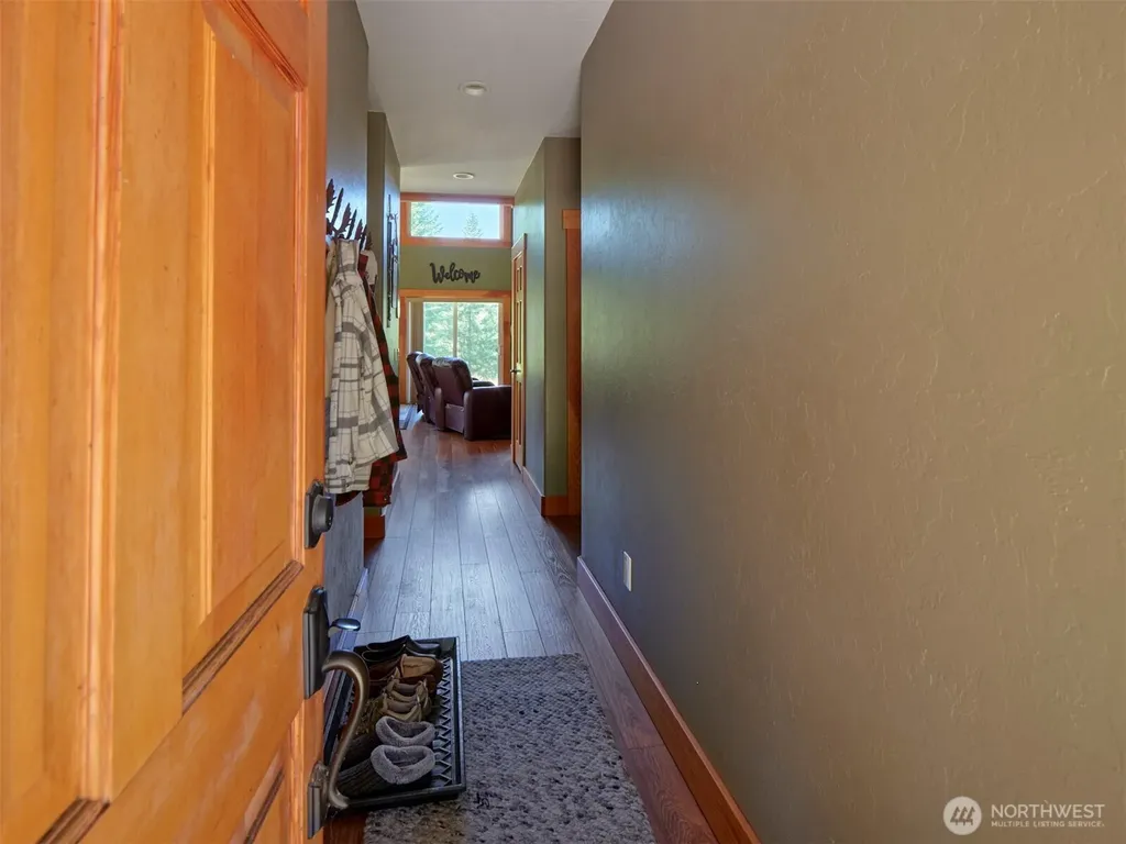 502 Loowit Lane Cougar WA 98616