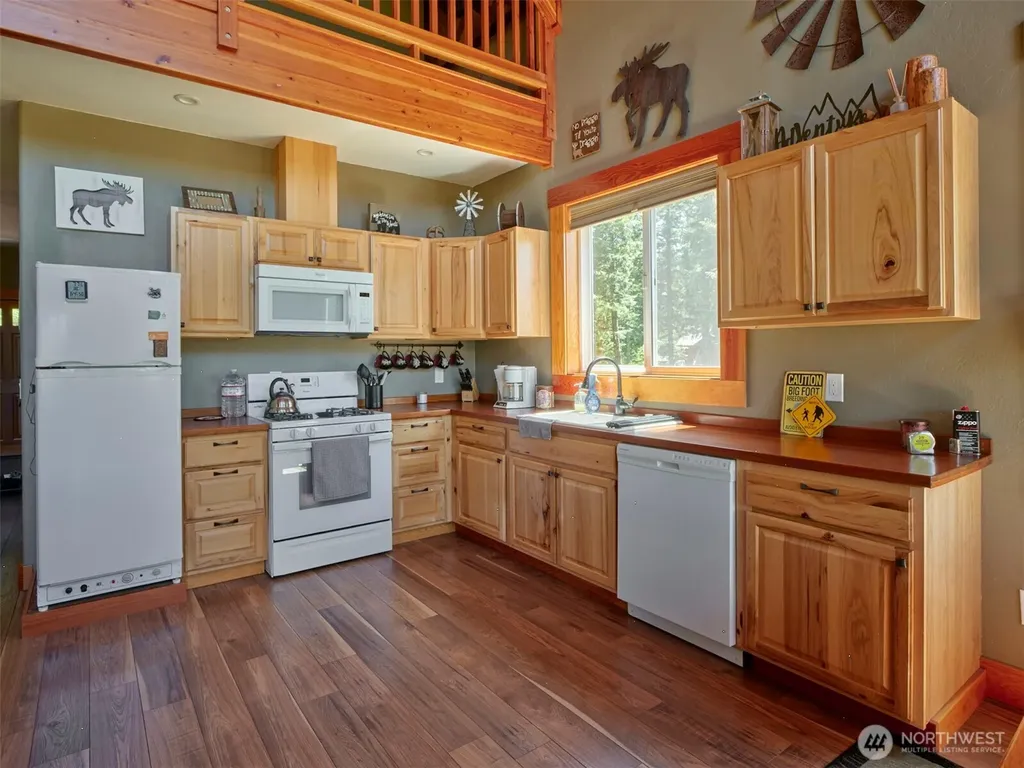 502 Loowit Lane Cougar WA 98616