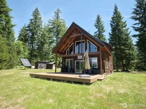 502 Loowit Lane Cougar WA 98616