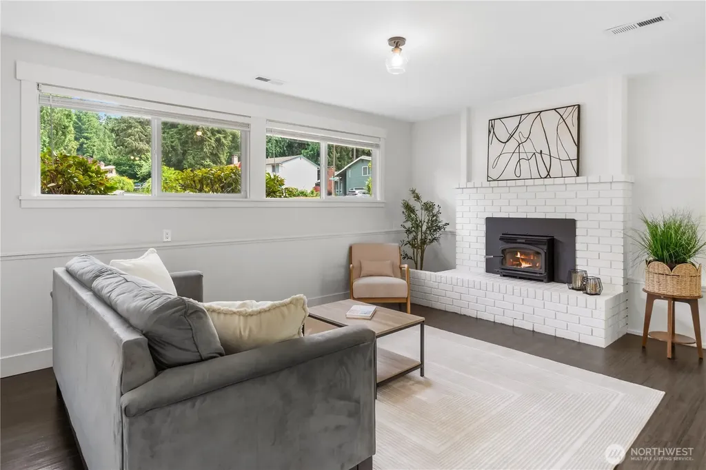 8105 Spur Court NW Bremerton WA 98311