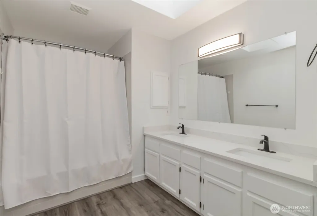 11703 SE 229th Place Kent WA 98031