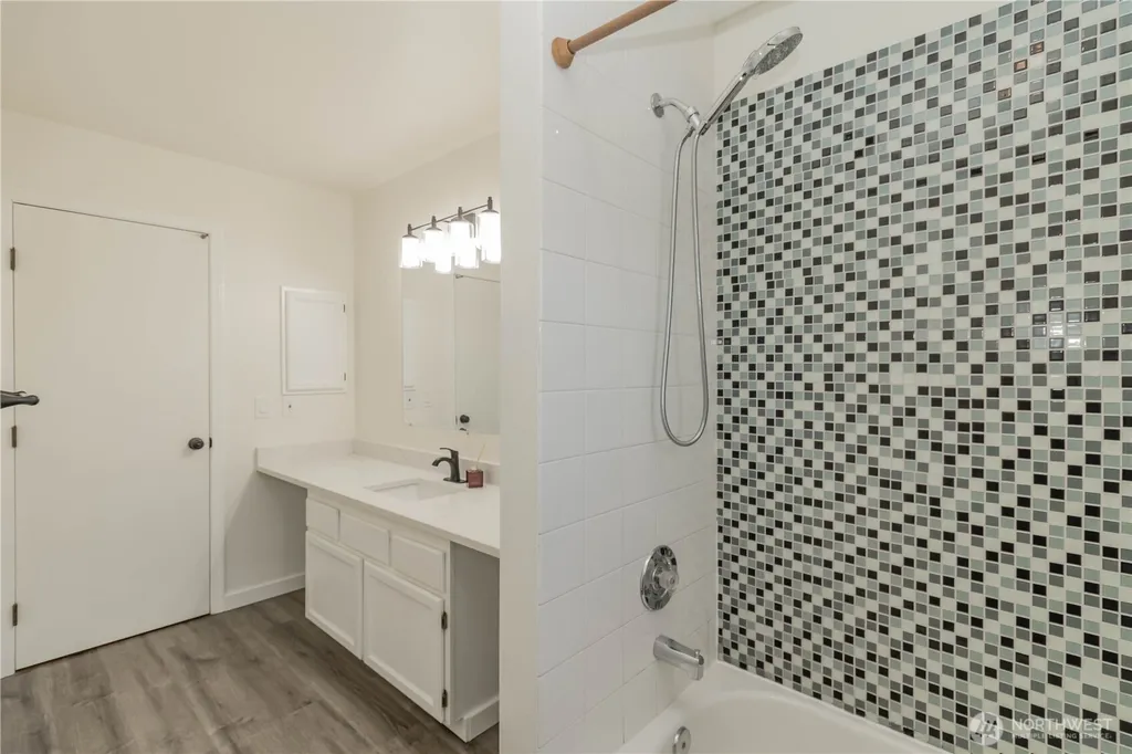 11703 SE 229th Place Kent WA 98031
