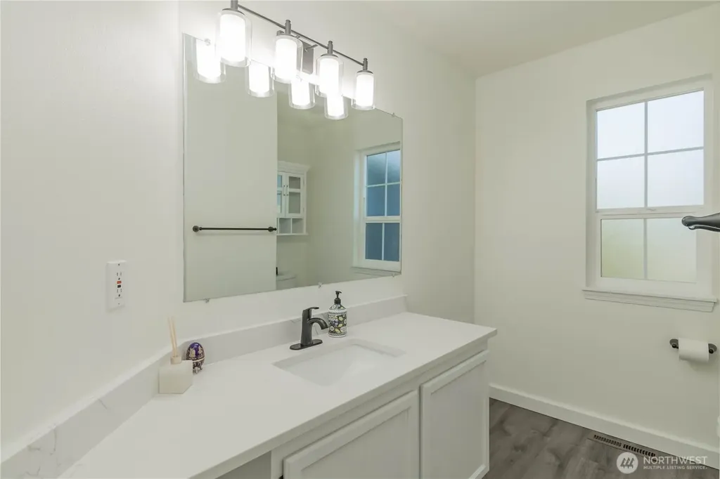 11703 SE 229th Place Kent WA 98031
