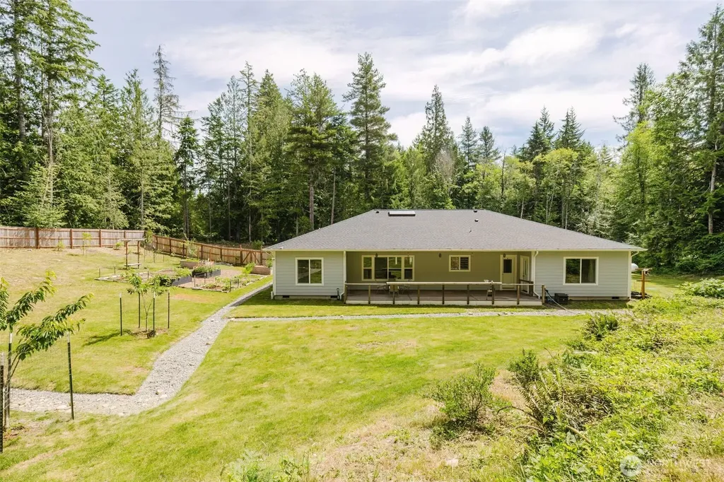 18713 NW Hintzville Road Seabeck WA 98380