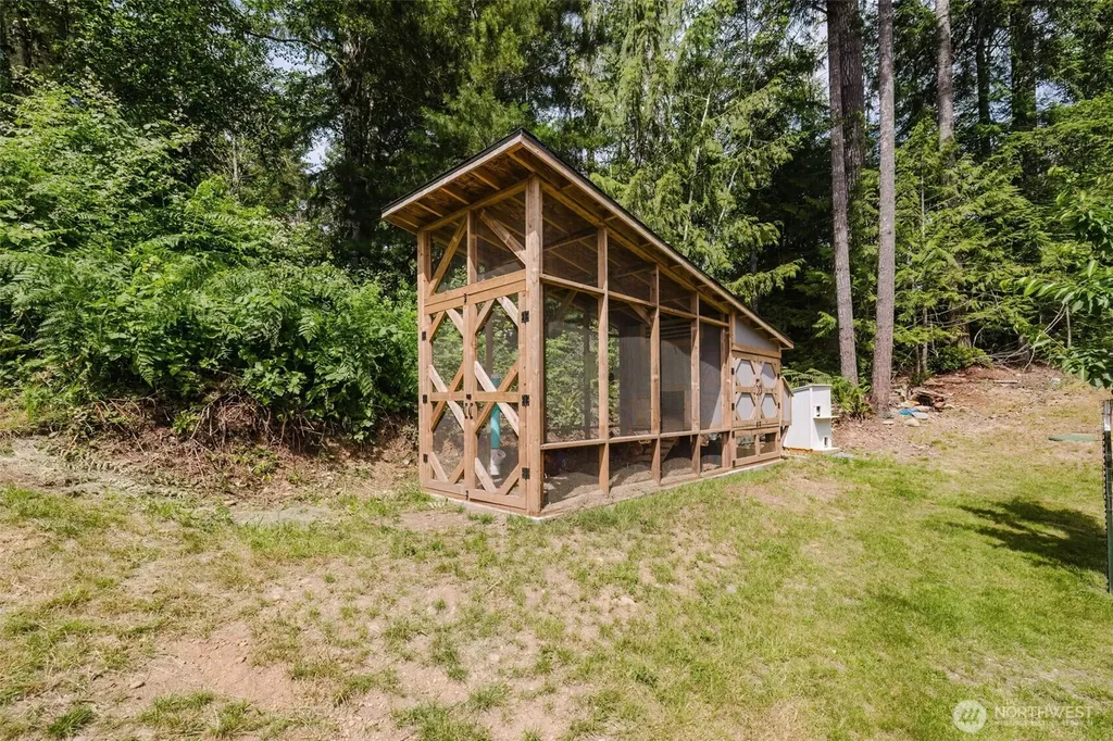 18713 NW Hintzville Road Seabeck WA 98380