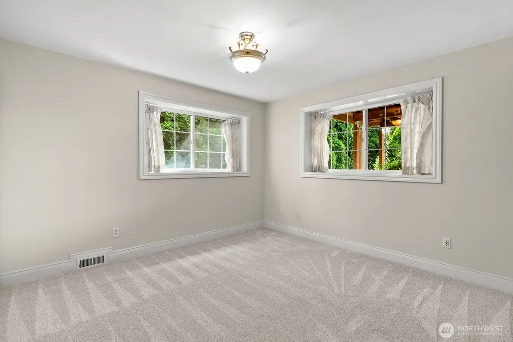 1542 E Sammamish Parkway NE Sammamish WA 98074