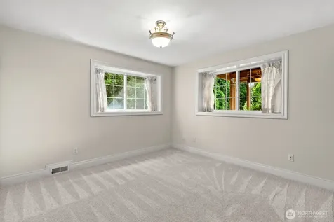 1542 E Sammamish Parkway NE Sammamish WA 98074