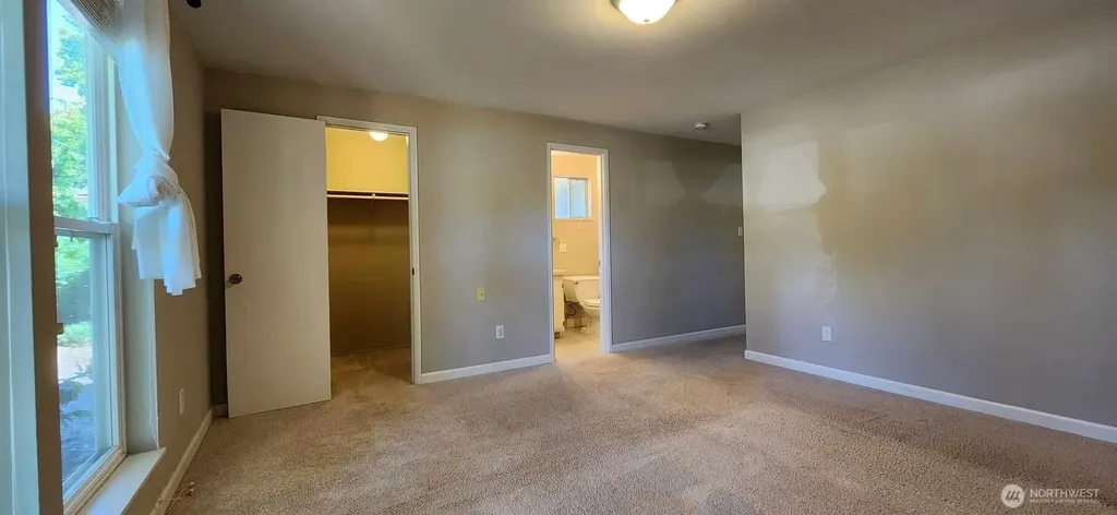 16811 NE 32nd Street Bellevue WA 98008