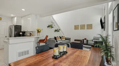 511 Elma Place NE Renton WA 98059