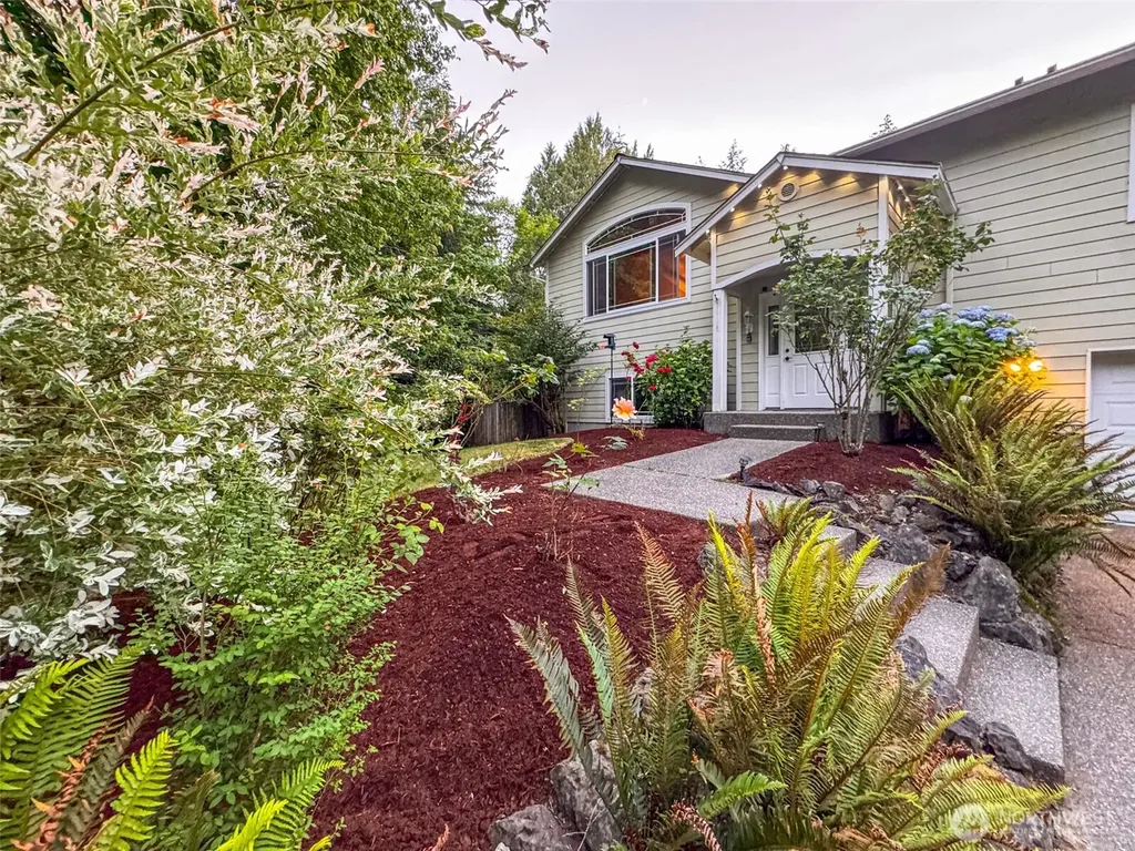 6337 SE Heather Lane Port Orchard WA 98366