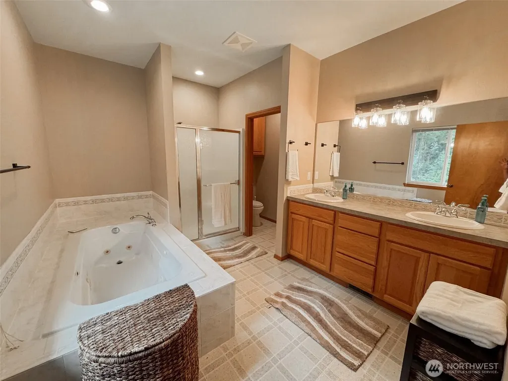 6337 SE Heather Lane Port Orchard WA 98366