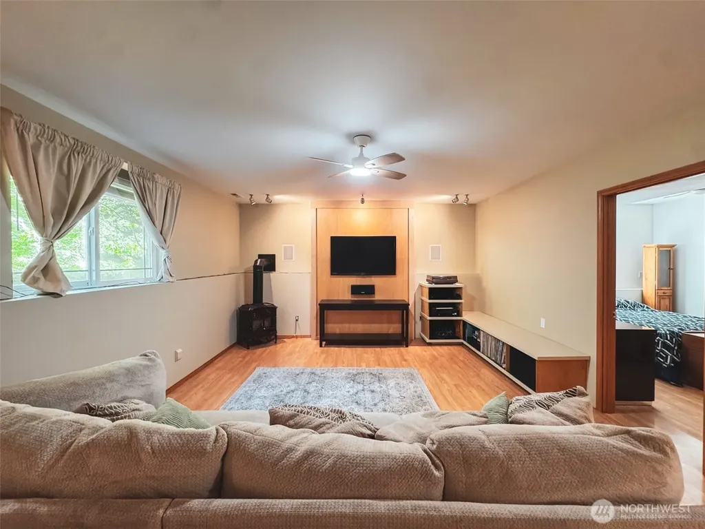 6337 SE Heather Lane Port Orchard WA 98366