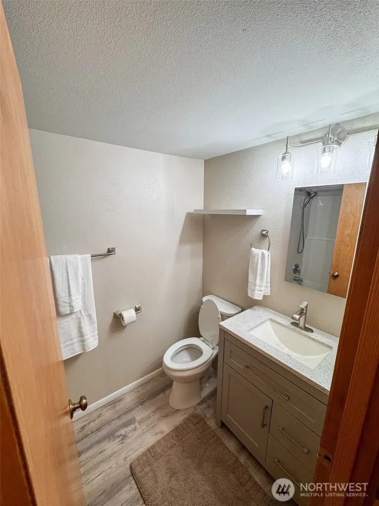 6337 SE Heather Lane Port Orchard WA 98366