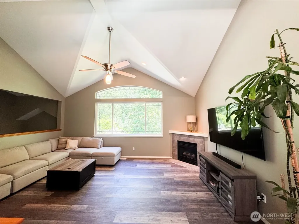 6337 SE Heather Lane Port Orchard WA 98366