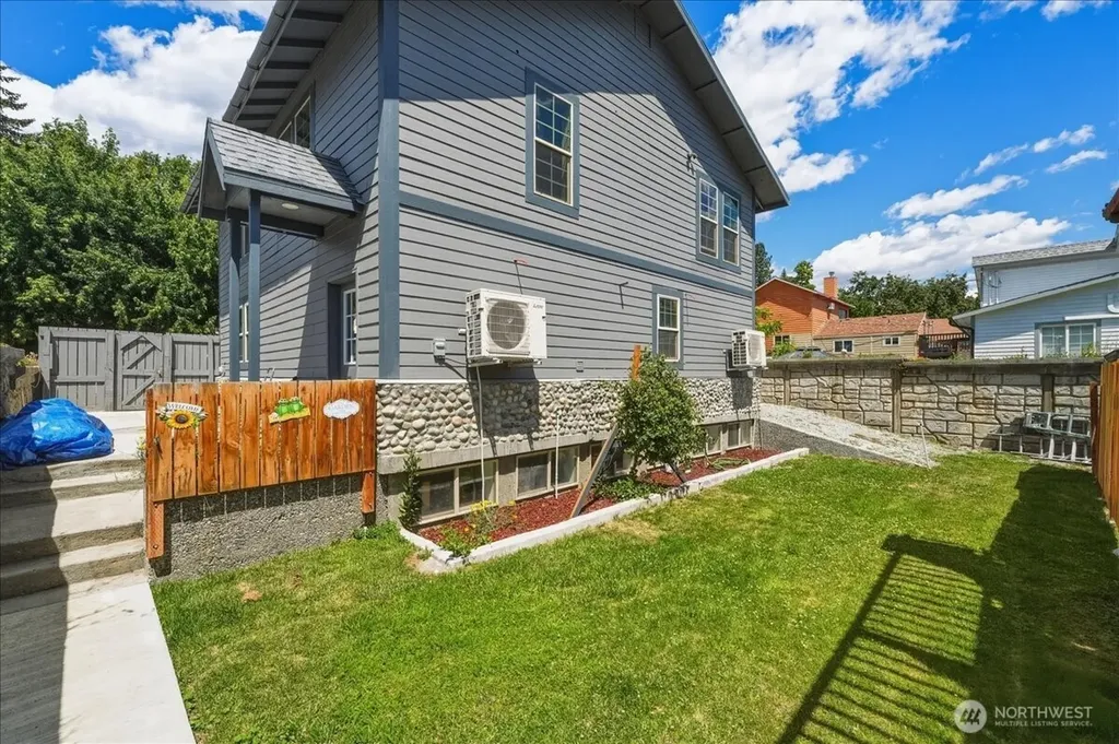 330 W Highland Avenue Chelan WA 98816