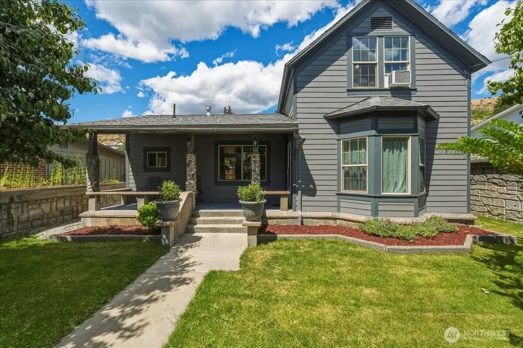 330 W Highland Avenue Chelan WA 98816