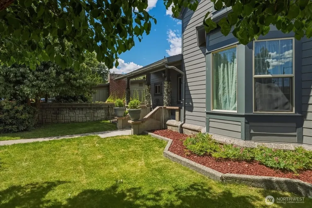 330 W Highland Avenue Chelan WA 98816