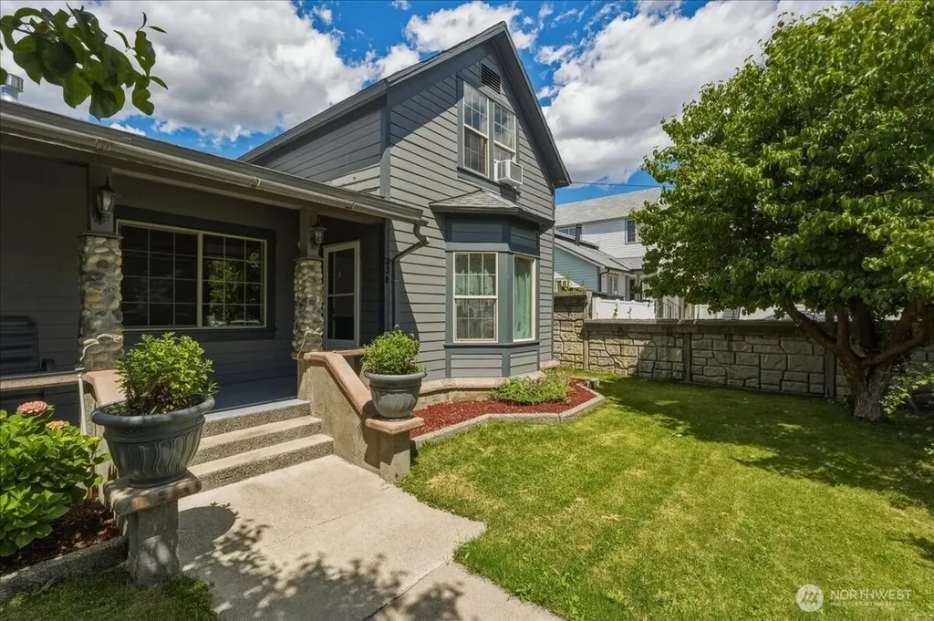 330 W Highland Avenue Chelan WA 98816