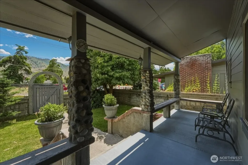 330 W Highland Avenue Chelan WA 98816