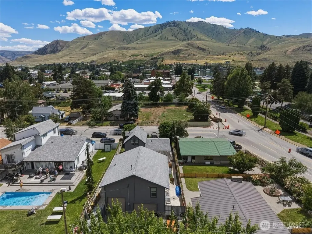 330 W Highland Avenue Chelan WA 98816