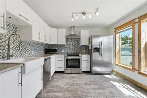 330 W Highland Avenue Chelan WA 98816