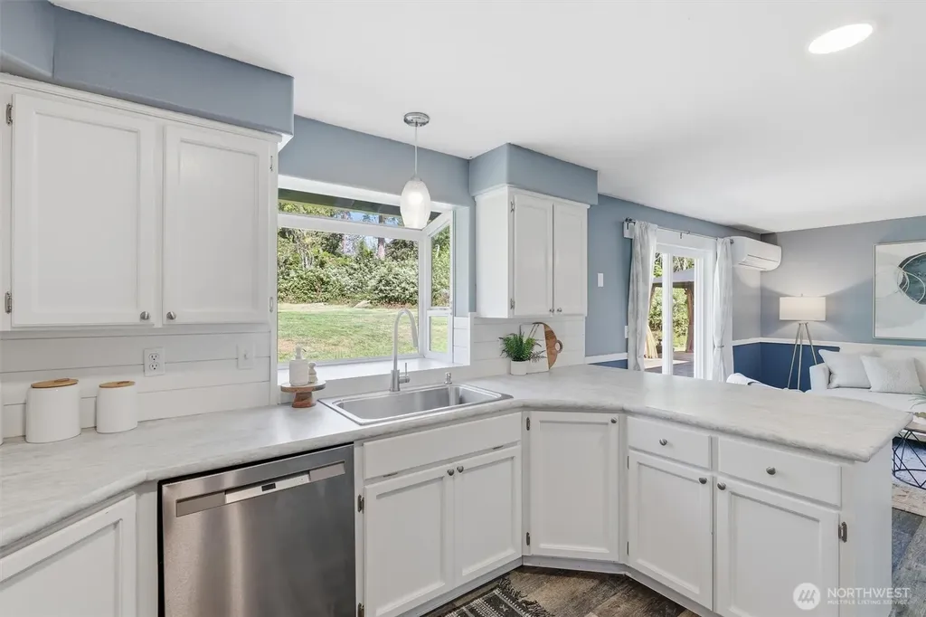 1586 Poplar Lane Camano Island WA 98282