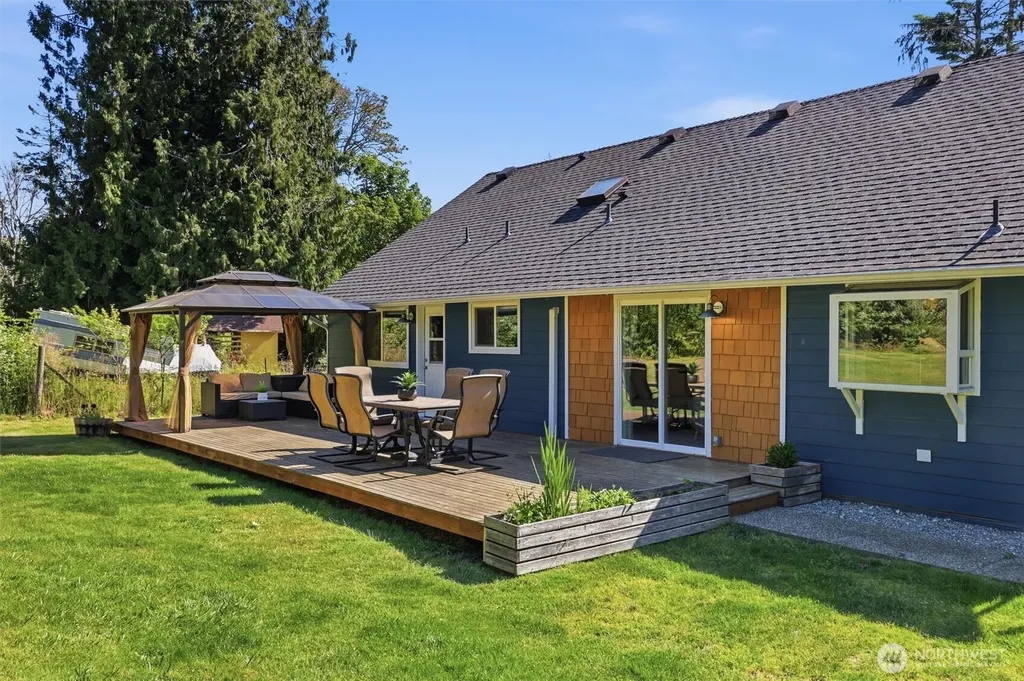 1586 Poplar Lane Camano Island WA 98282