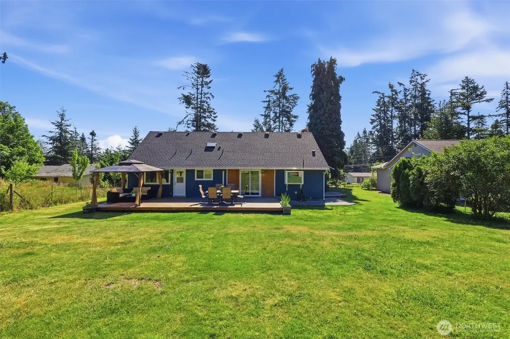 1586 Poplar Lane Camano Island WA 98282