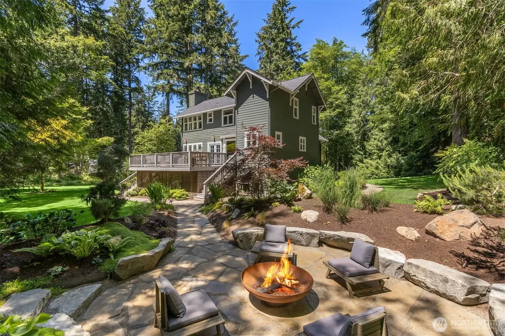 8219 NE New Brooklyn Road Bainbridge Island WA 98110