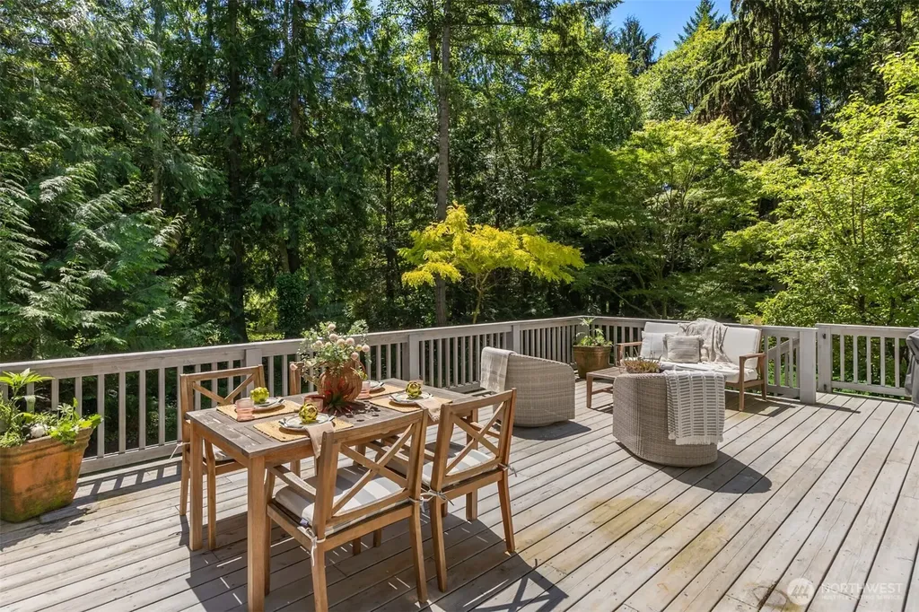 8219 NE New Brooklyn Road Bainbridge Island WA 98110