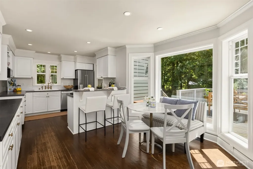 8219 NE New Brooklyn Road Bainbridge Island WA 98110