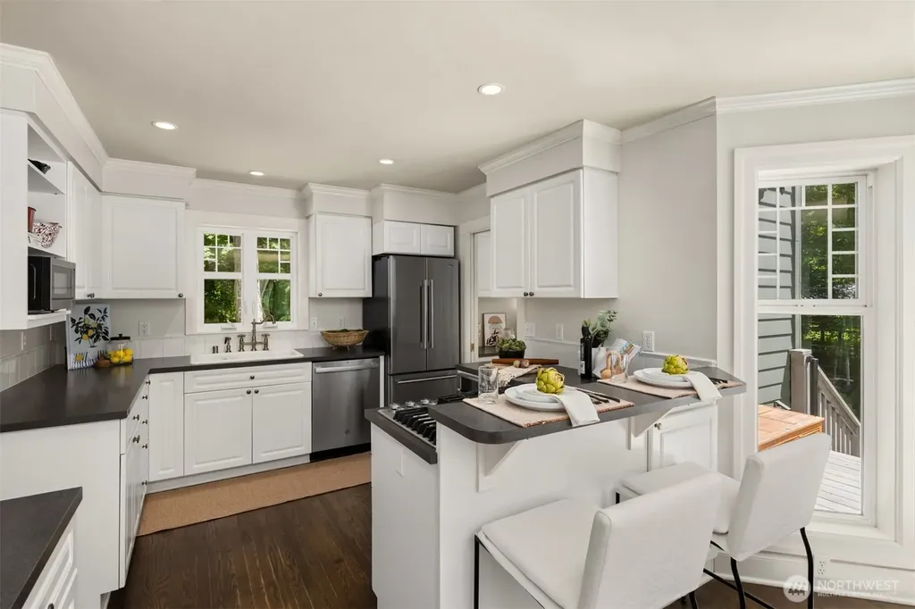 8219 NE New Brooklyn Road Bainbridge Island WA 98110
