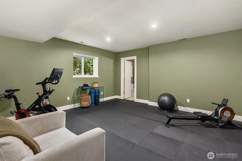 8219 NE New Brooklyn Road Bainbridge Island WA 98110