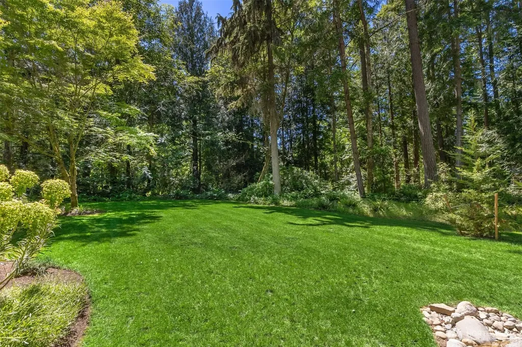 8219 NE New Brooklyn Road Bainbridge Island WA 98110