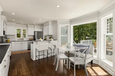 8219 NE New Brooklyn Road Bainbridge Island WA 98110