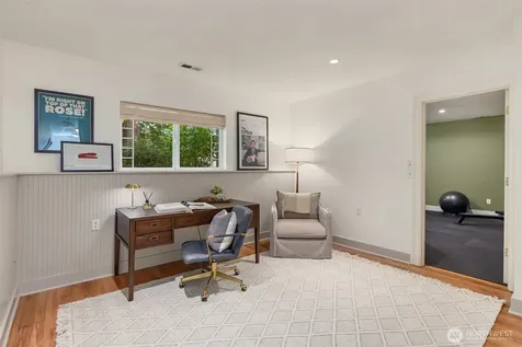 8219 NE New Brooklyn Road Bainbridge Island WA 98110