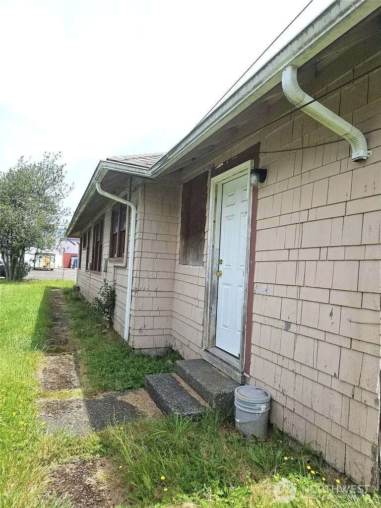 1417 Aberdeen Avenue Aberdeen WA 98520