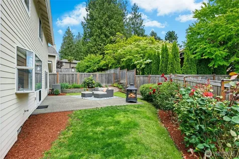 1808 Field Place NE Renton WA 98059