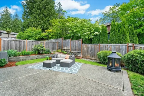 1808 Field Place NE Renton WA 98059