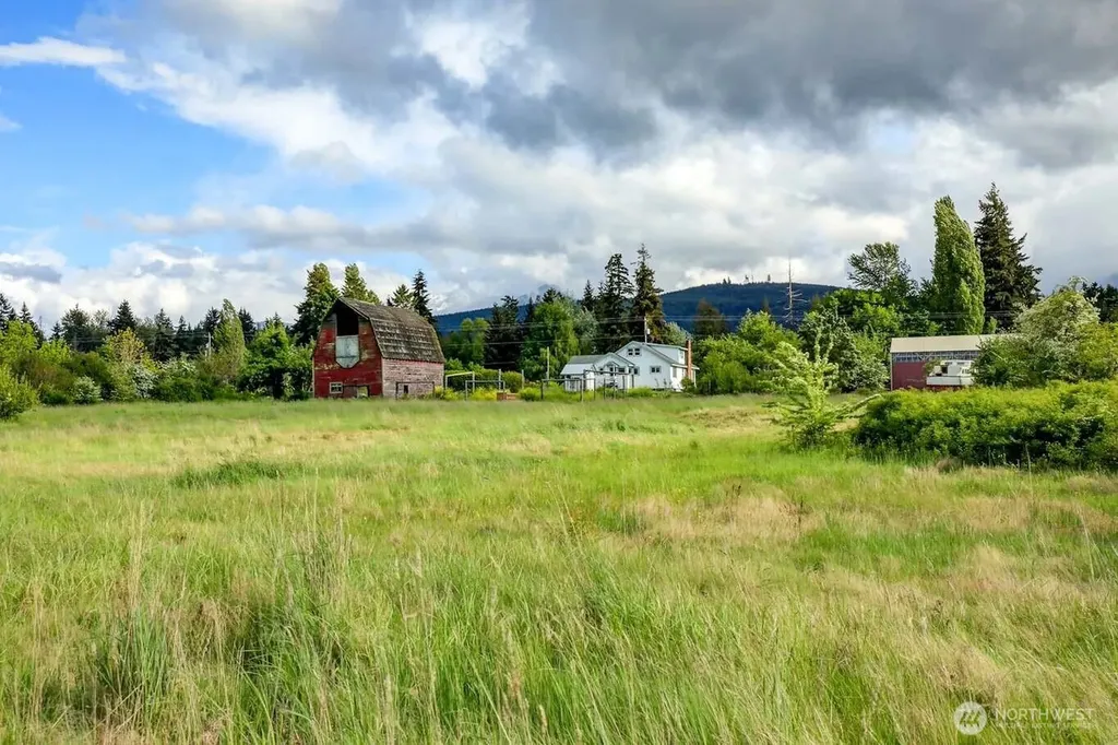 2513 W Edgewood Drive Port Angeles WA 98363