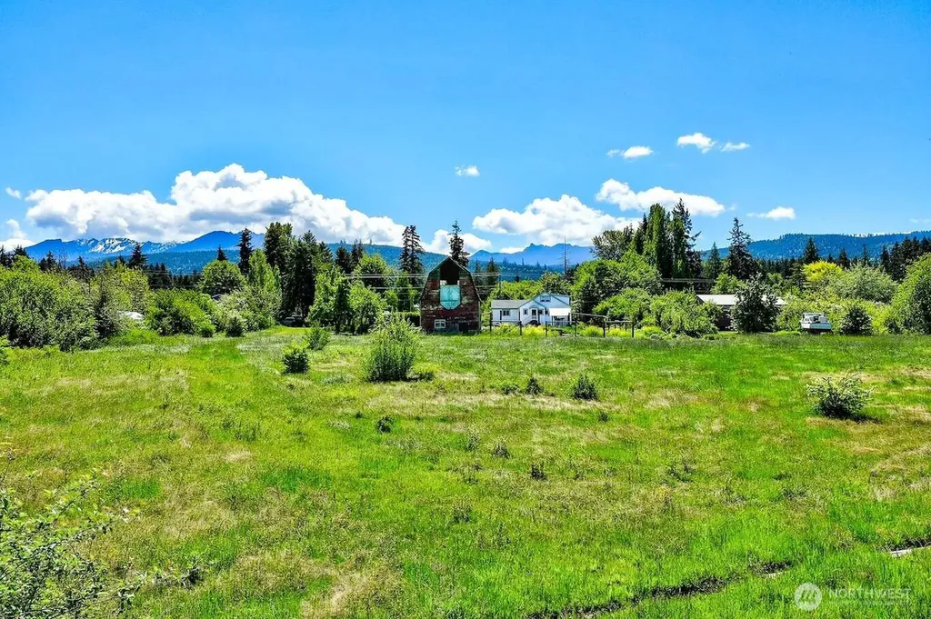 2513 W Edgewood Drive Port Angeles WA 98363