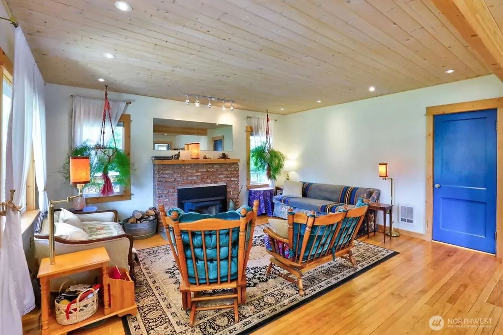 2513 W Edgewood Drive Port Angeles WA 98363