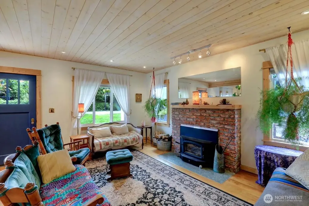 2513 W Edgewood Drive Port Angeles WA 98363