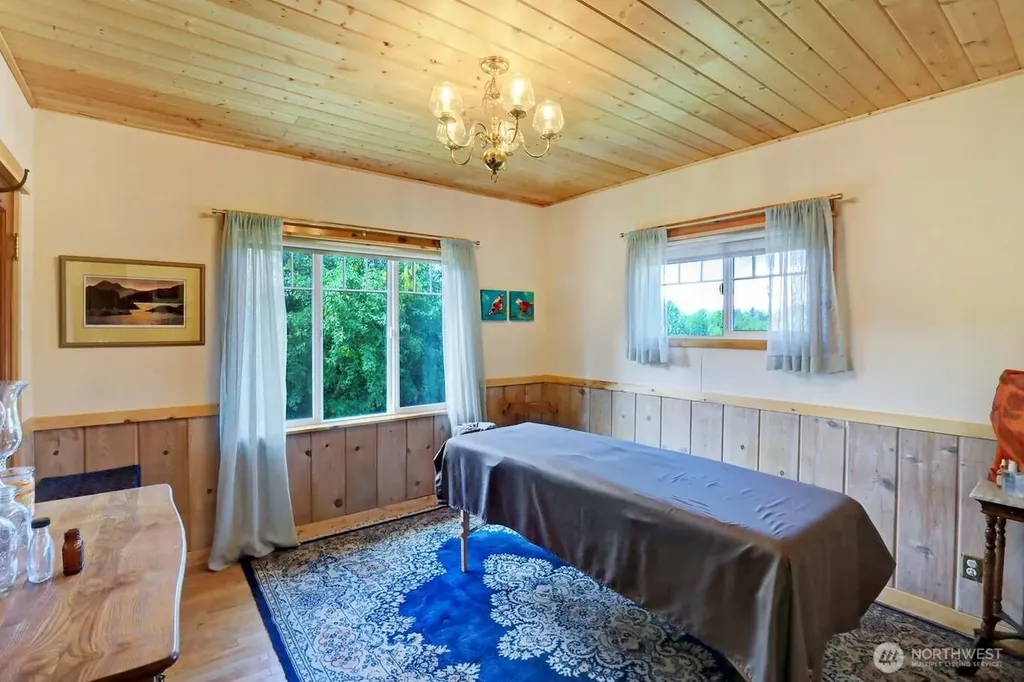 2513 W Edgewood Drive Port Angeles WA 98363