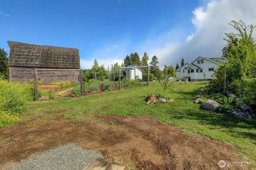 2513 W Edgewood Drive Port Angeles WA 98363